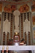 Figura M.B. i Aniołów w prezbiterium